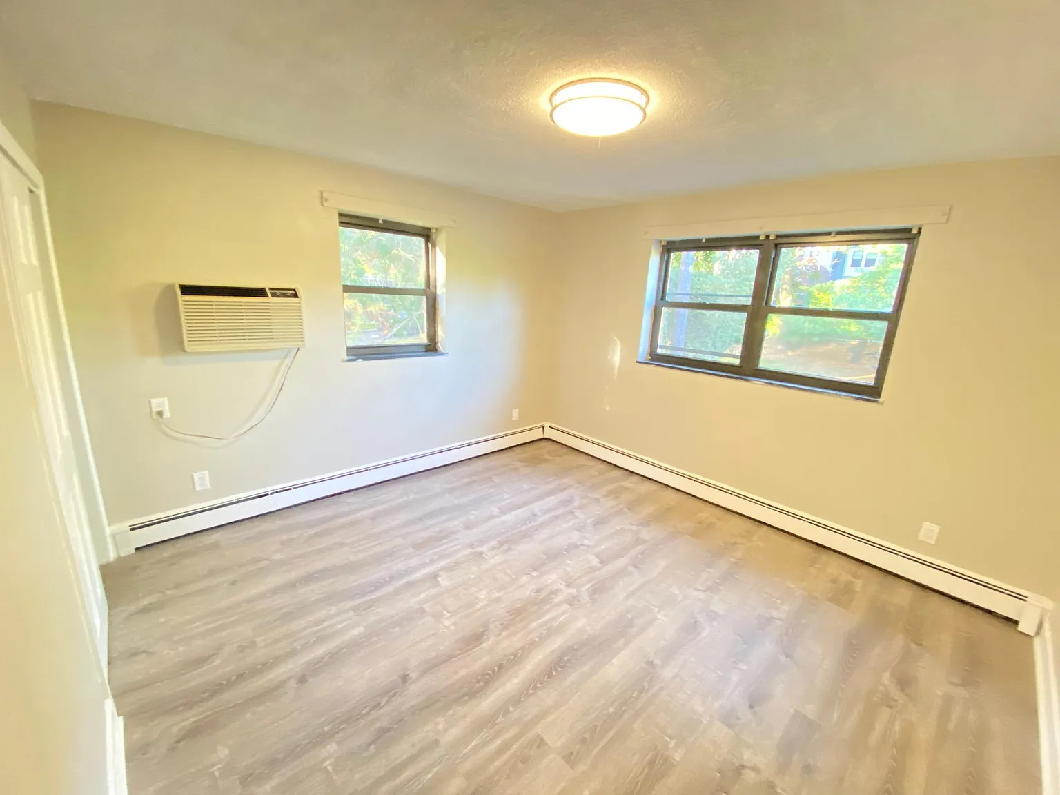 2 bed, 1025 sqft, $2,850 — Photo 2