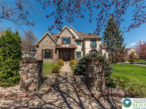 49 Crest Blvd, Easton, PA 18045