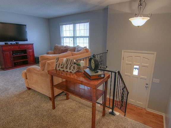 5th image of 1908 E Jamestown Dr