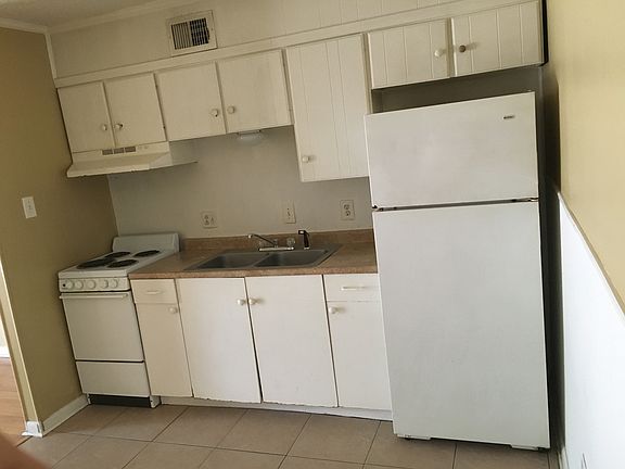 3rd image of 327 General Mouton Ave #3