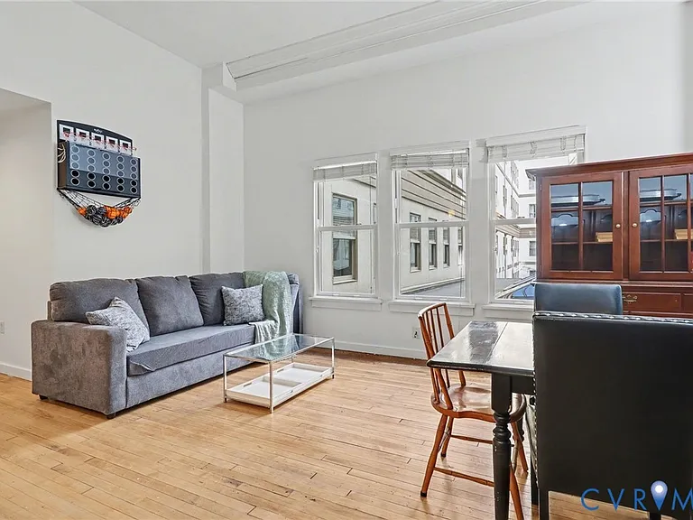 230 N 6th St #U325 — Photo 3