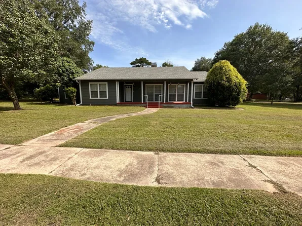 211 W Holland St, Mount Pleasant, TX 75455
