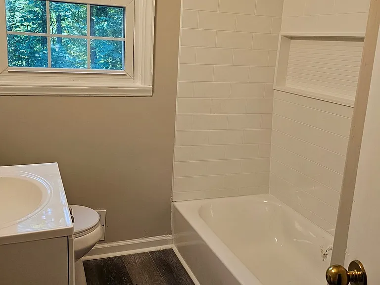 488 Pomona Cir SW — Photo 3
