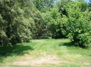 Edward Dr, Brighton, MI