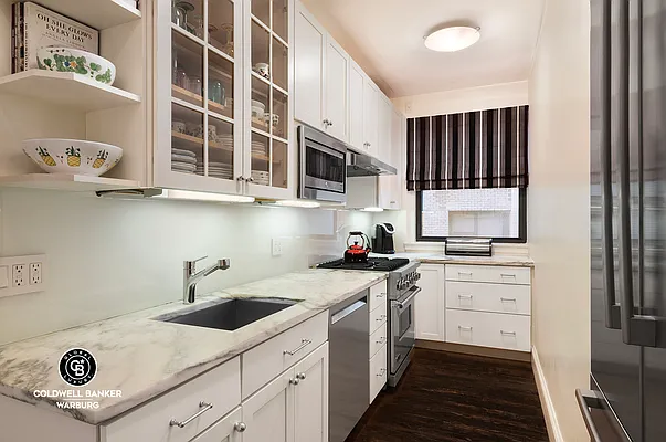 Sold by Coldwell Banker Warburg | media 5