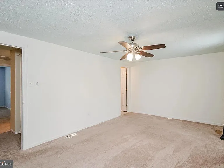 1829 Queen Anne Sq #BEL — Photo 21