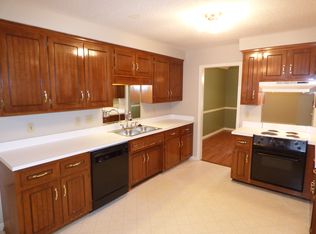 839 Iris Ln, Clarksville, TN 37042