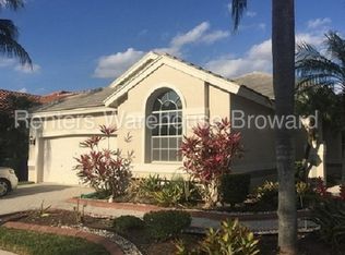 1535 Lacosta Dr W, Hollywood, FL 33027