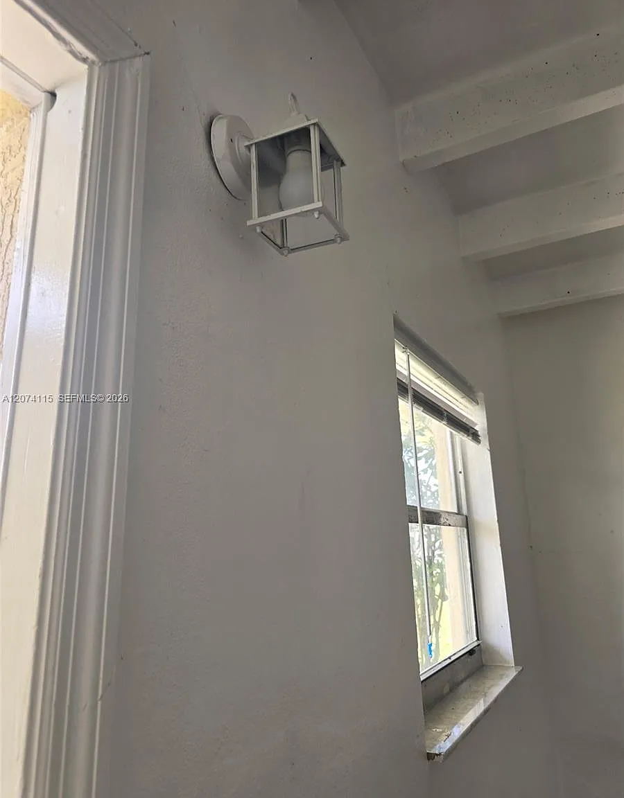 1 bed, 1.0 bath, 3130 sqft, $1,650 — Photo 4