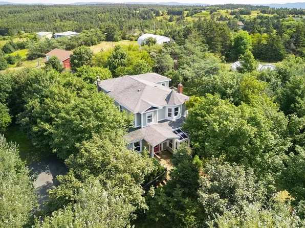 48 Main Road, Wabana, NL A0A4H0