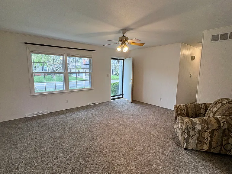 508 NW Obrien Rd — Photo 18