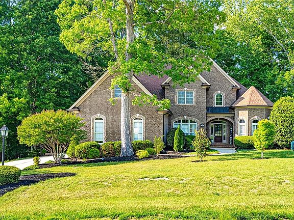 3rd image of 6304 Autumn Crest Ct