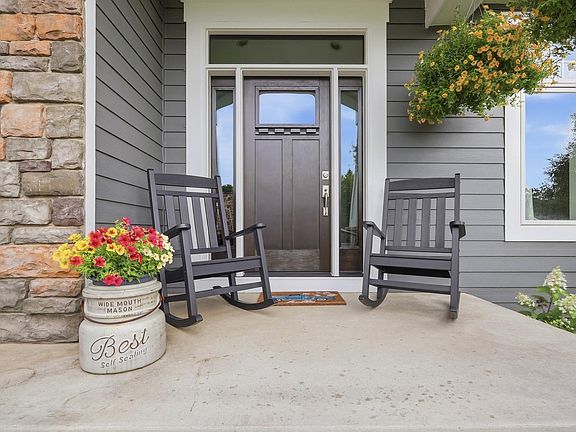 2nd image of 13182 Danube Ln