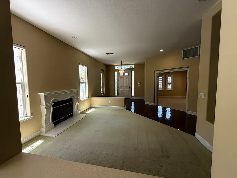 128 Regent Dr — Photo 34