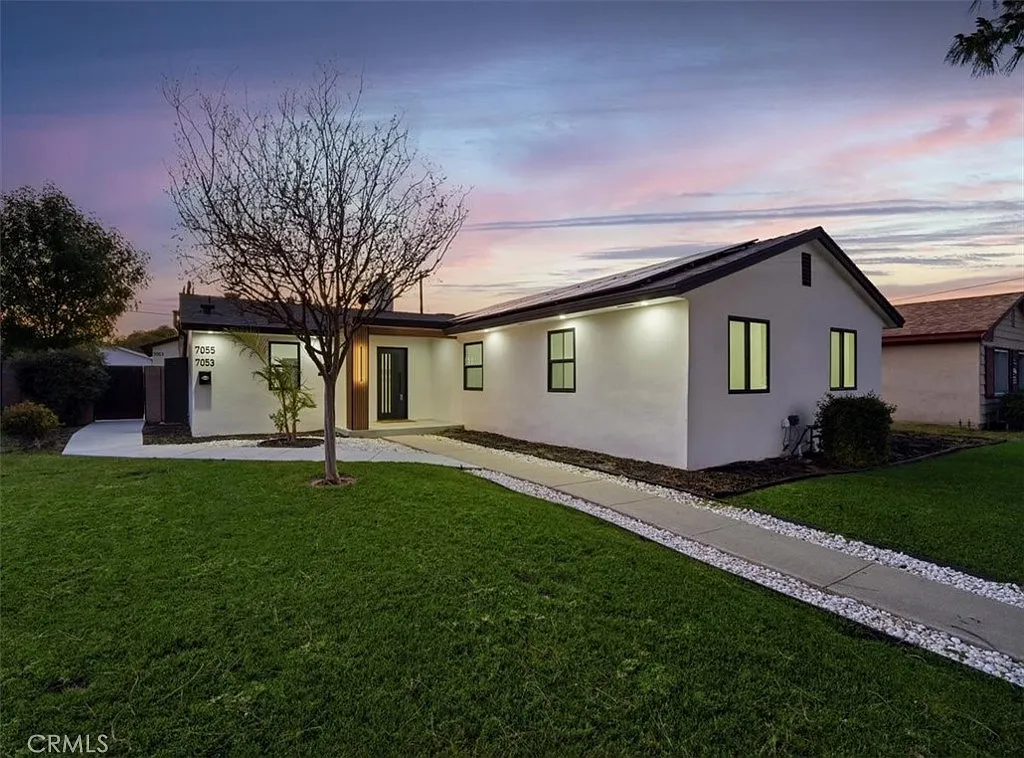 Building Photo - 7055 Fallbrook Ave