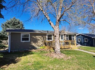407 Henkens Dr, Chadron, NE 69337