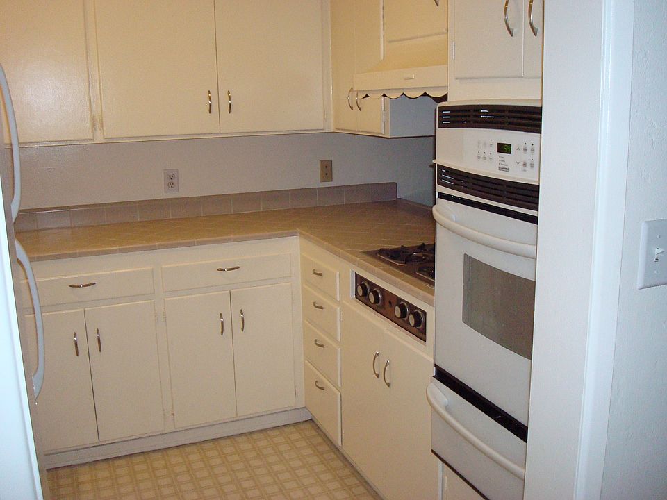 2nd image of 4231 Morrell St