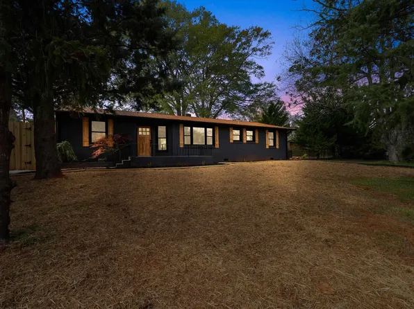 112 E Scenic Ln, Travelers Rest, SC 29690