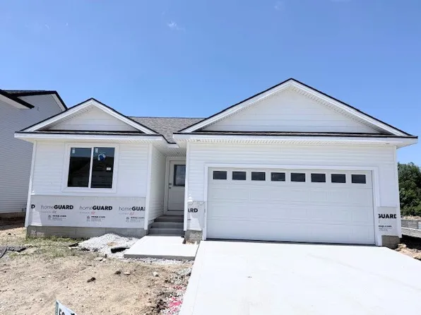 590 NW Rockwood Ln, Grimes, IA 50111
