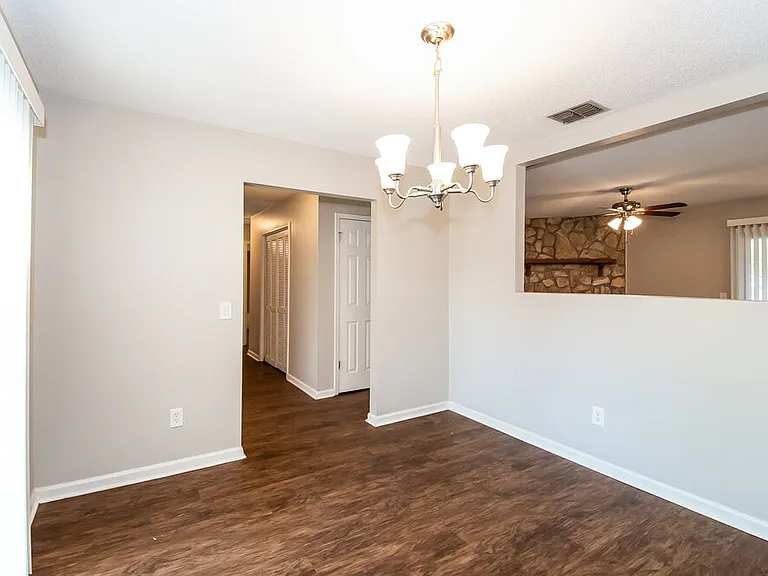 594 Thomas McKeen St — Photo 6