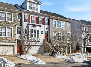 2118 Capstone Cir, Herndon, VA 20170