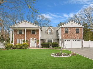 17 Teele Dr, Coram, NY 11727