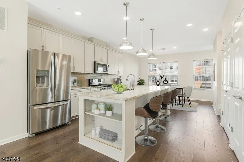 17 Gala Ct