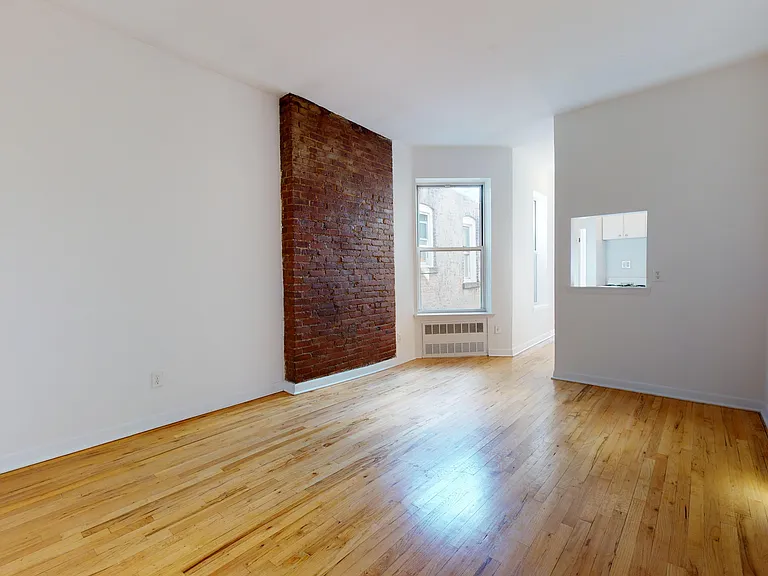 212 E 85th St #5C — Photo 1