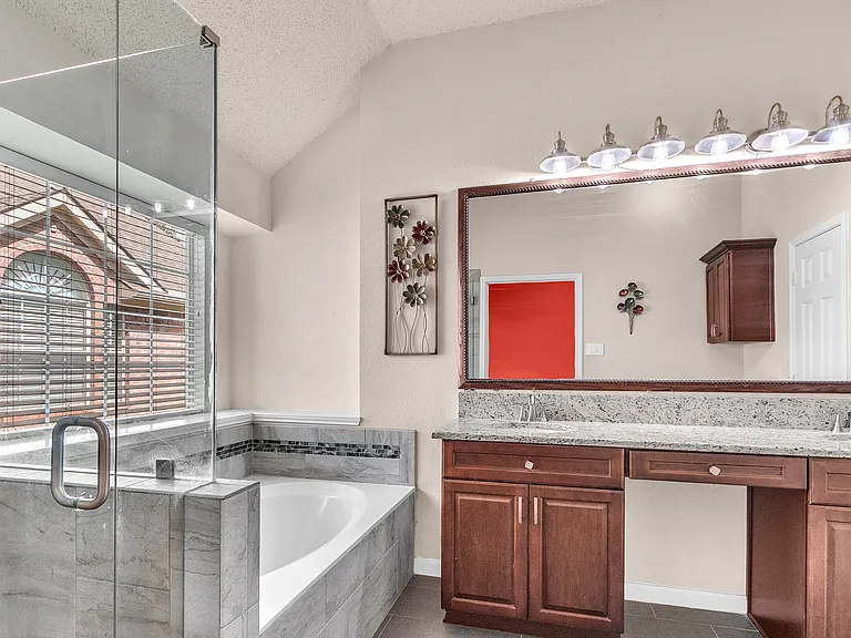 10809 River Oaks Dr — Photo 31