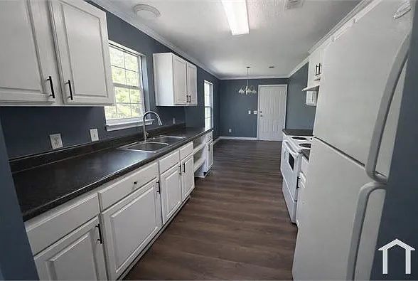 3 bed, 1180 sqft, $2,050 — Photo 4