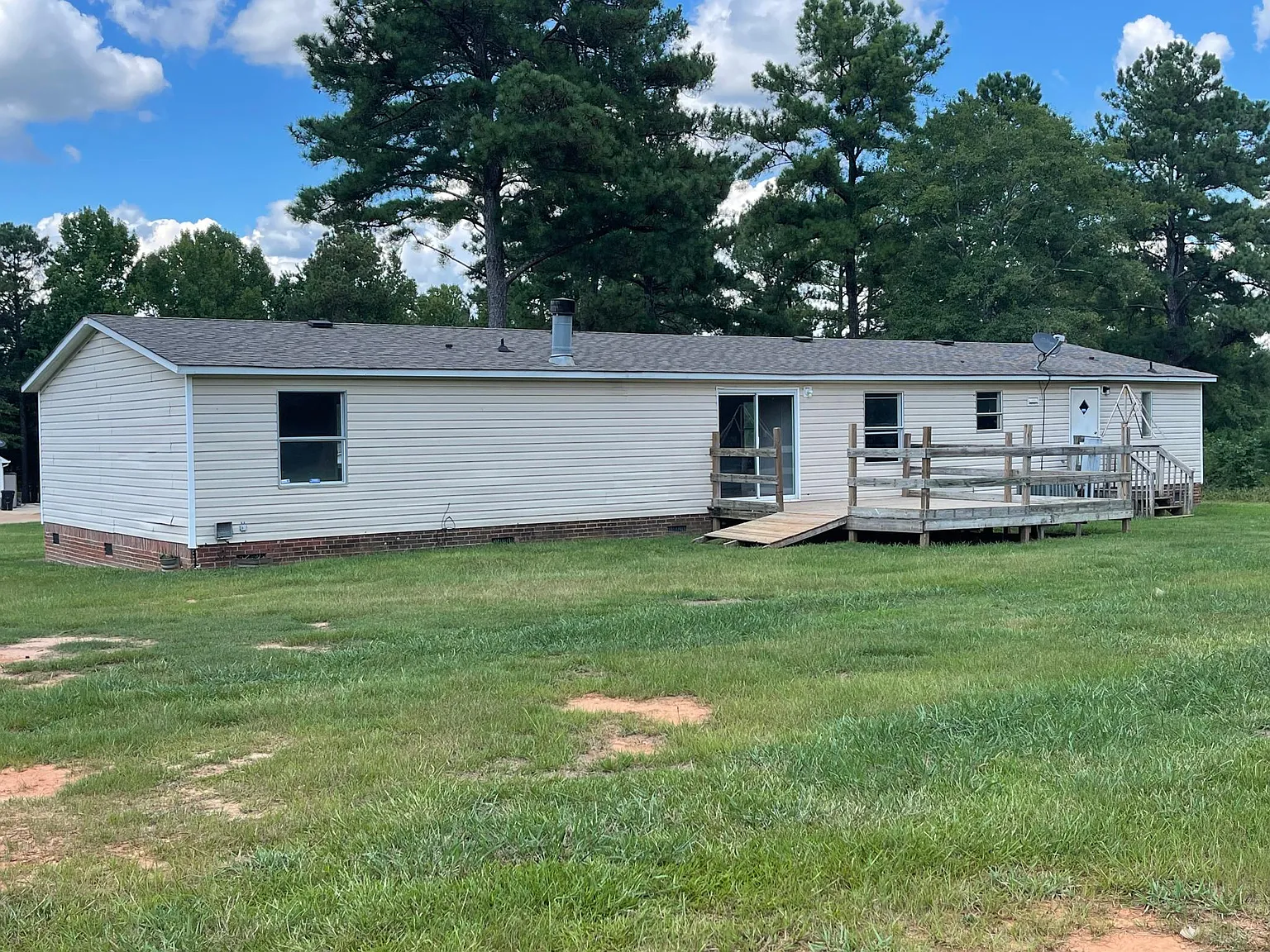 5 bed, 2128 sqft, $1,895 — Photo 4