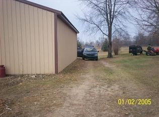 22078 Featherstone Rd, Sturgis, MI 49091