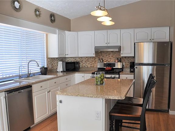 Beautifully updated kitchen