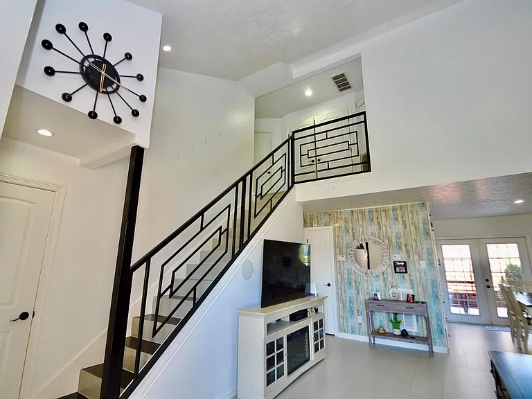 3330 Beran Dr — Photo 3