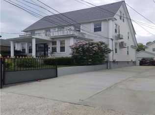 8560 150th St, Jamaica, NY 11435