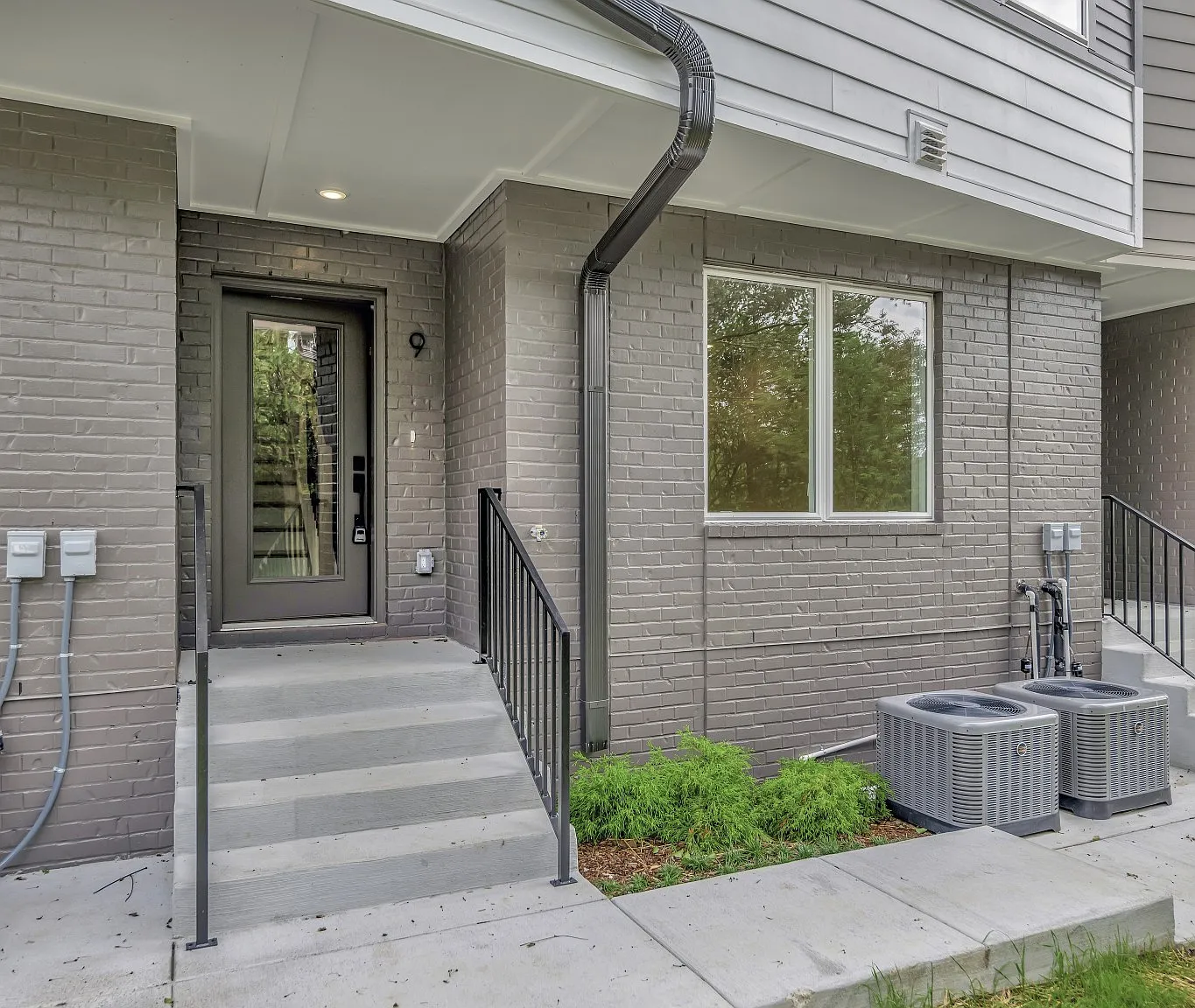 4 bed, 2180 sqft, $2,999 — Photo 1