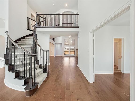 4th image of 13098 Cinderella Ln