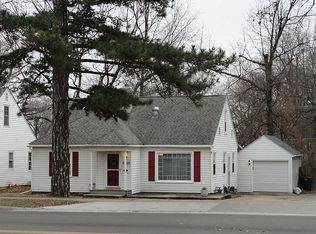 3713 SW 10th Ave, Topeka, KS 66604