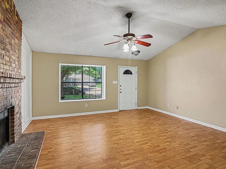 4648 Birchbend Ln — Photo 2