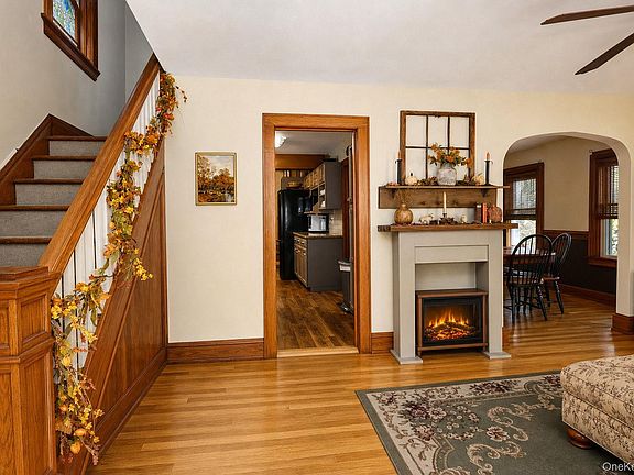 5th image of 8 Budd Avenue