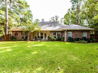 1940 Greentree Dr, Huntsville, TX 77340