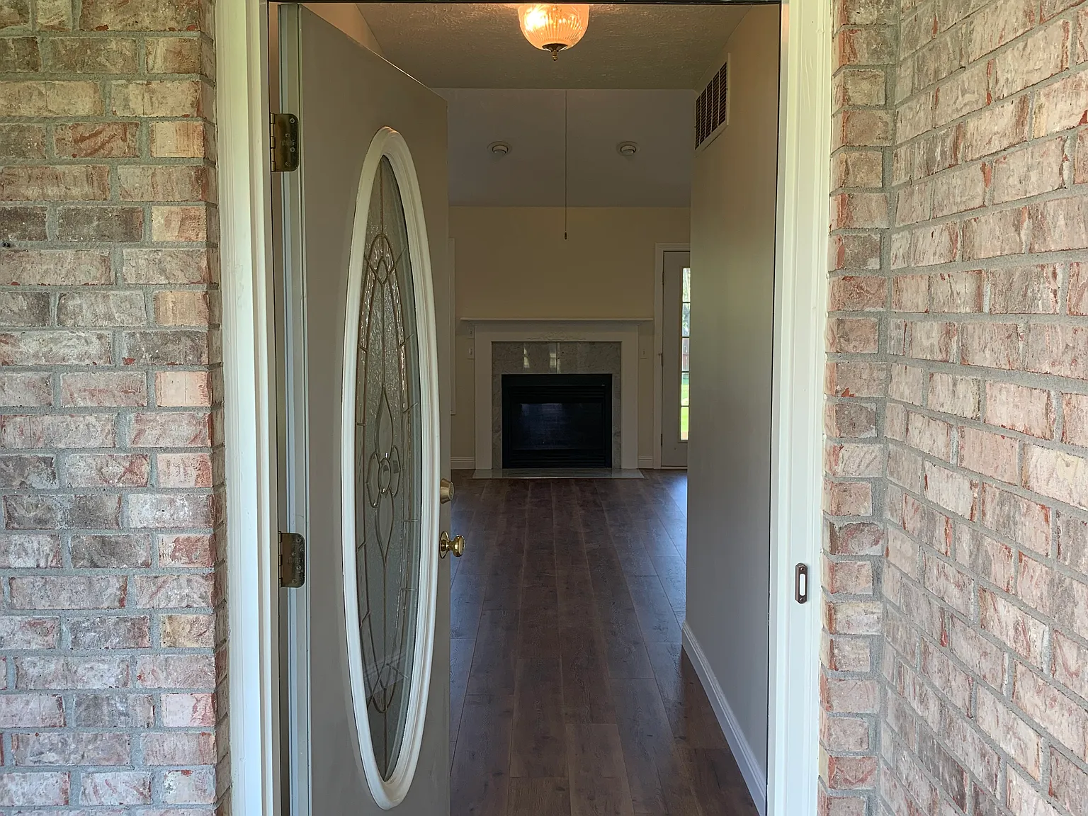3 bed, 1565 sqft, $1,600 — Photo 3