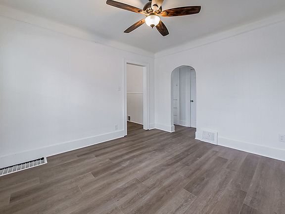 4th image of 23560 Stewart Ave