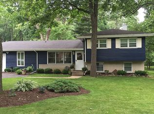 3N538 Woodland Ave, West Chicago, IL