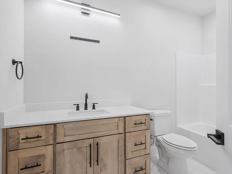 348 S Walnut Ave — Photo 26
