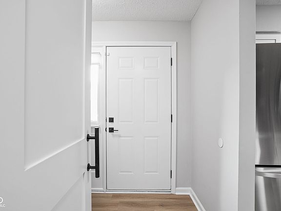 5th image of 9419 S Pointe Retreat Dr