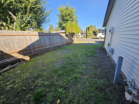 3rd image of 3906 NE 141st Ave