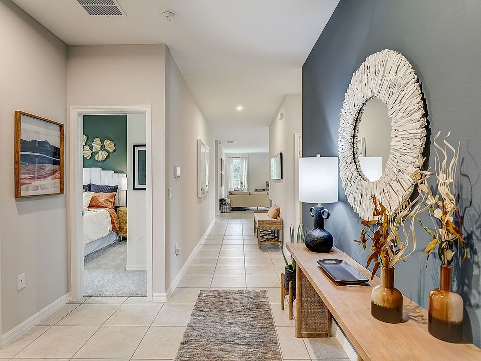 1st image of 899 Pebble Crest Ln