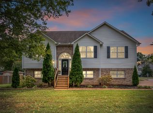1863 Devon Dr, Spring Hill, TN 37174