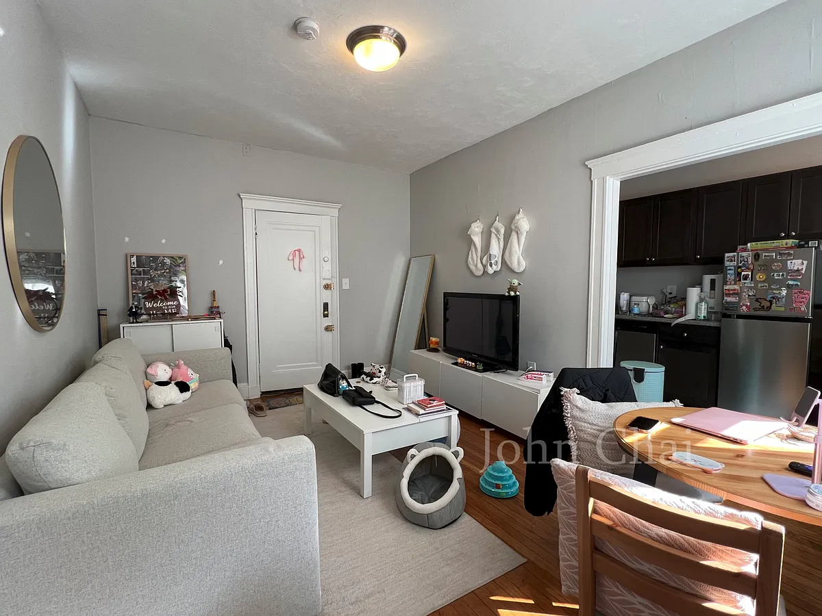 Building Photo - 64 Woodstock Ave #12